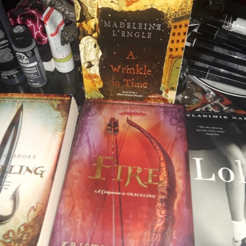Fiction/fantasy Graceling, Fire, Lolita